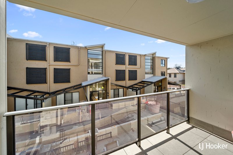 Photo - 33/1 Gungahlin Place, Gungahlin ACT 2912 - Image 6