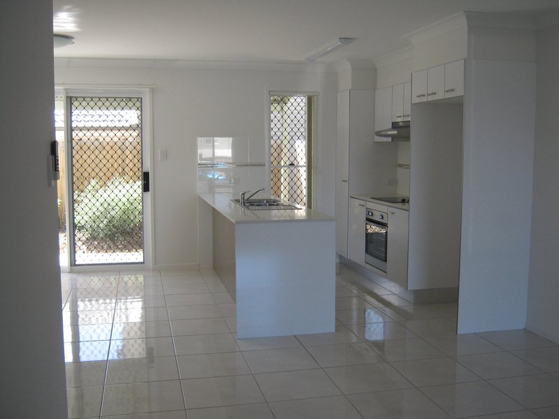 Photo - 33/1 Santa Ana Lane, Griffin QLD 4503 - Image 2