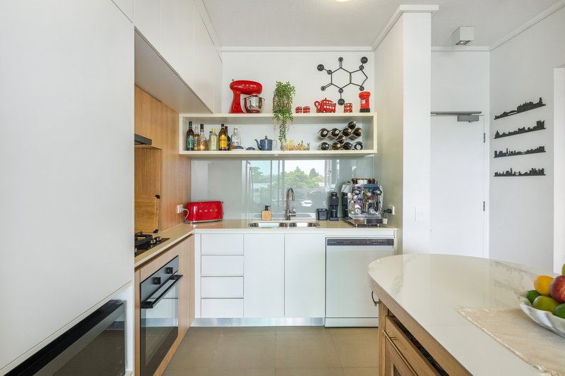 Photo - 3310/126 Parkside Circuit, Hamilton QLD 4007 - Image 6