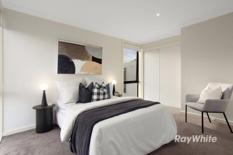 Photo - 33/163 Carinish Road, Clayton VIC 3168 - Image 4