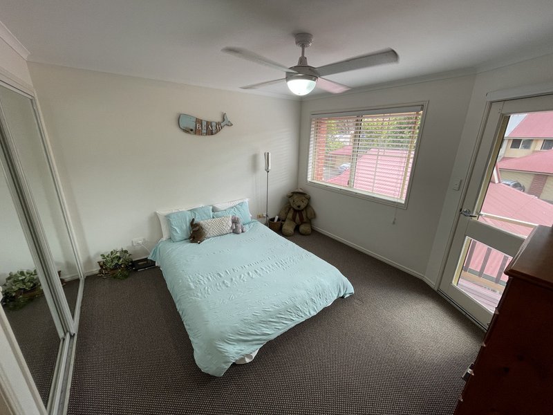 Photo - 33/18 Tallebudgera Creek Road, Burleigh Heads QLD 4220 - Image 4