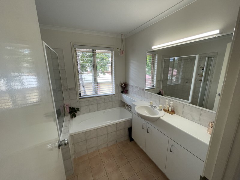 Photo - 33/18 Tallebudgera Creek Road, Burleigh Heads QLD 4220 - Image 17