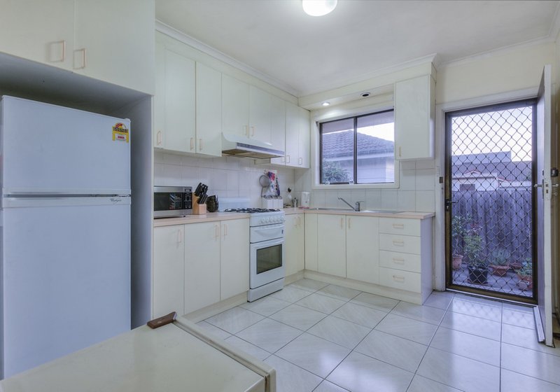 Photo - 3/32 Banff Street, Reservoir VIC 3073 - Image 3