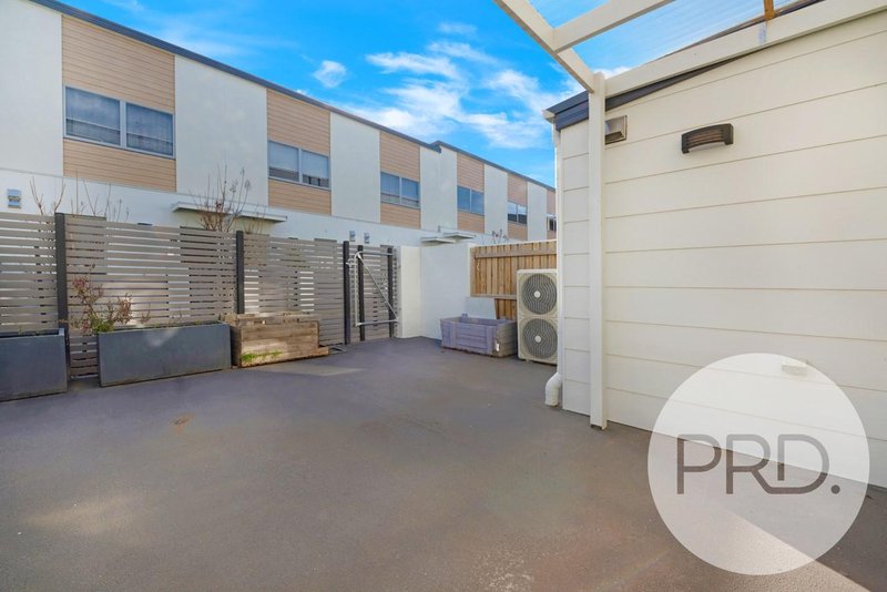 Photo - 33/2 Bulletin Street, Lawson ACT 2617 - Image 5