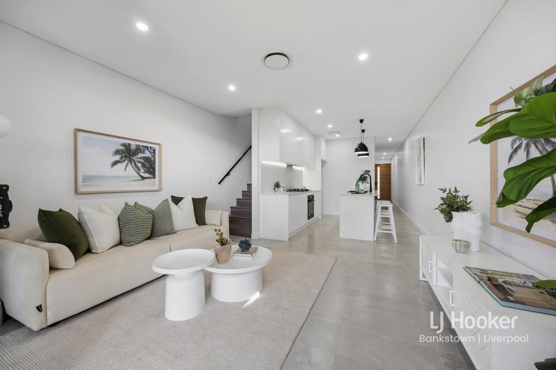 Photo - 3/32 Lucas Avenue, Moorebank NSW 2170 - Image 5