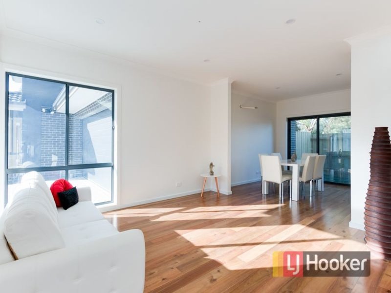 Photo - 3/32 Millswyn Avenue, Hampton Park VIC 3976 - Image 5