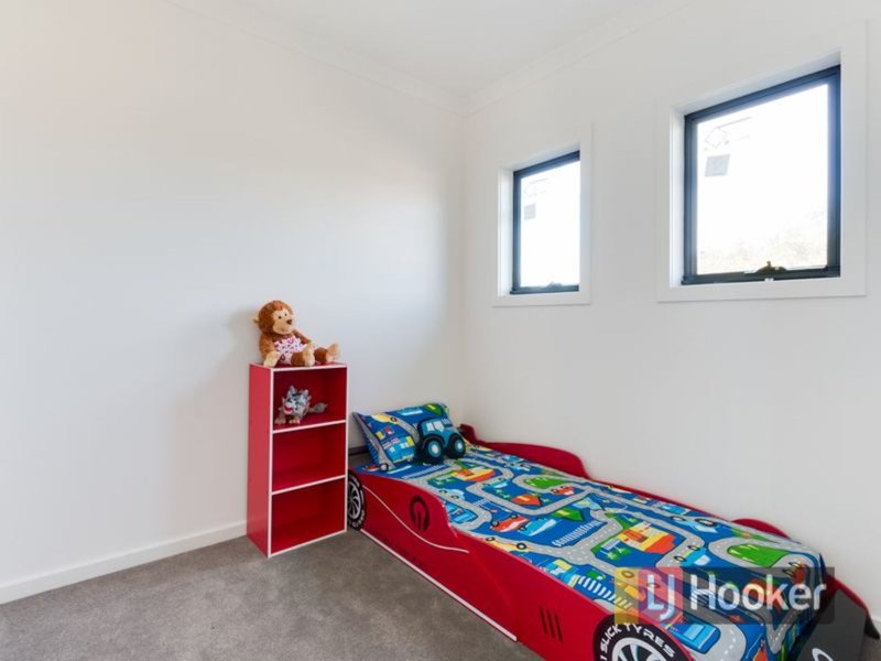 Photo - 3/32 Millswyn Avenue, Hampton Park VIC 3976 - Image 11