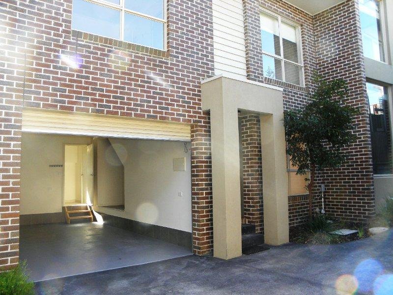 Photo - 3/32 New Street, Ringwood VIC 3134 - Image 2