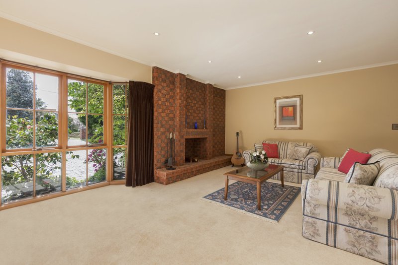 Photo - 332 Porter Street, Templestowe VIC 3106 - Image 2