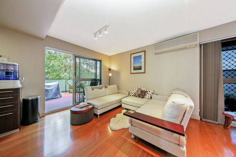 Photo - 3/32 Stopford Street, Wooloowin QLD 4030 - Image 4