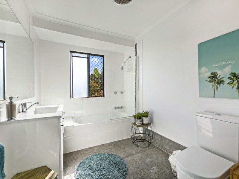 Photo - 3/32 Sunbird Street, Burleigh Waters QLD 4220 - Image 13