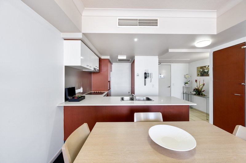 Photo - 3321/23 Ferny Avenue, Surfers Paradise QLD 4217 - Image 6