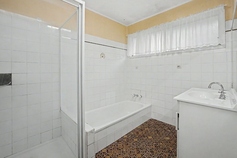 Photo - 332A King Street, Caboolture QLD 4510 - Image 11