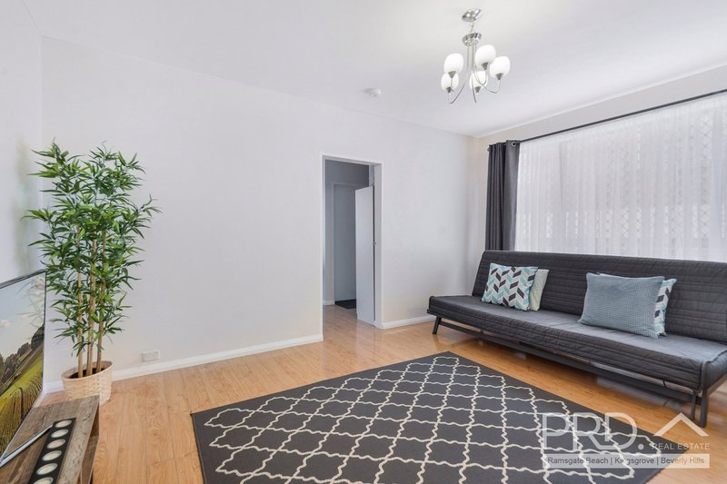 Photo - 3/33 Graham Road, Narwee NSW 2209 - Image 2