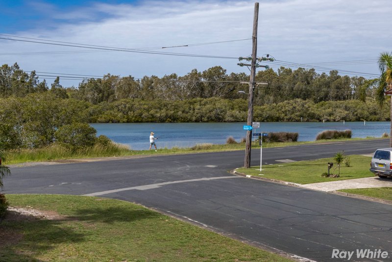 Photo - 3/33 Point Road, Tuncurry NSW 2428 - Image 8