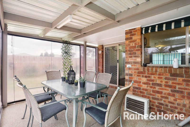 Photo - 3/33 Staughton Street, Melton South VIC 3338 - Image 9