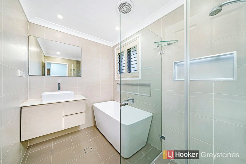 Photo - 33/30 Bradman Street, Greystanes NSW 2145 - Image 5