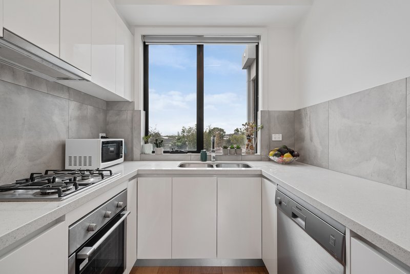 Photo - 3/332 Maroondah Highway, Ringwood VIC 3134 - Image 2