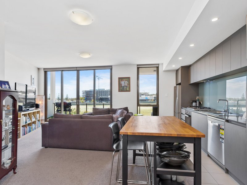 Photo - 33/37 Orsino Boulevard, North Coogee WA 6163 - Image 5