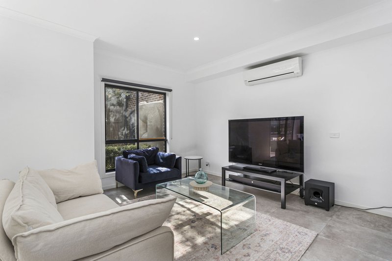 Photo - 3/34 View Street, Pascoe Vale VIC 3044 - Image 3