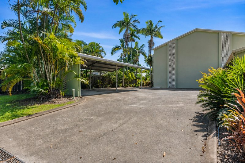 Photo - 3/346-348 Mccoombe Street, Mooroobool QLD 4870 - Image 9