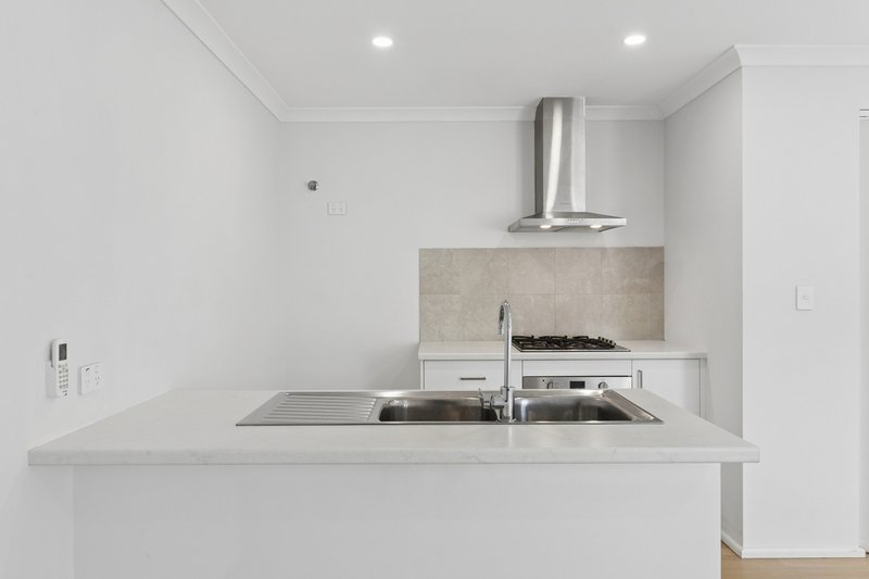 Photo - 334A Marangaroo Drive, Koondoola WA 6064 - Image 5