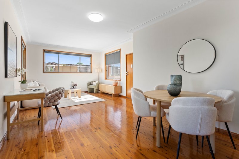 Photo - 3/35 Bassett Street, Hurstville NSW 2220 - Image 2