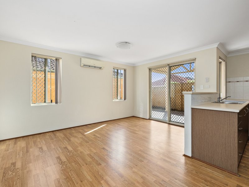 Photo - 3/35 Henry Street, East Cannington WA 6107 - Image 5