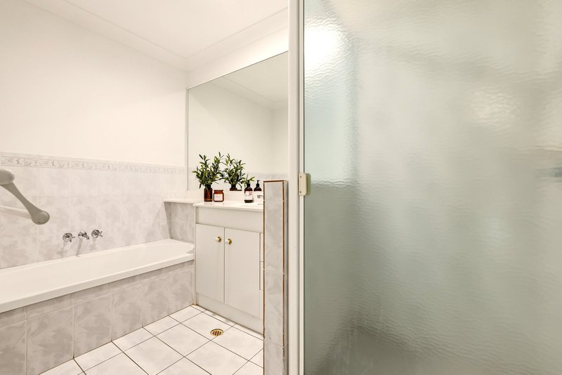 Photo - 3/35 Noela Street, Coorparoo QLD 4151 - Image 17