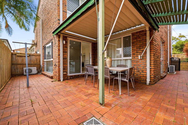 Photo - 3/35 Noela Street, Coorparoo QLD 4151 - Image 20