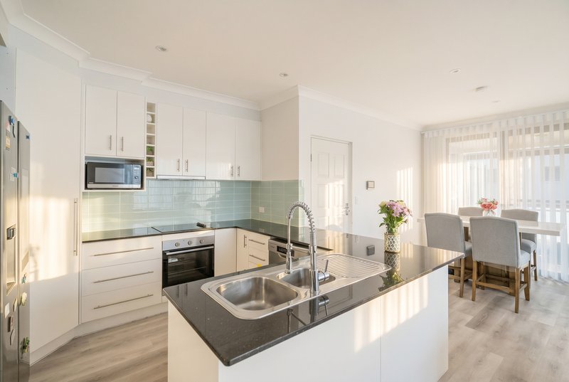 Photo - 3/35 Queen Street, Bongaree QLD 4507 - Image 2