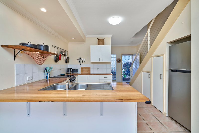 Photo - 3/35 Rutherford Street, Yorkeys Knob QLD 4878 - Image 3