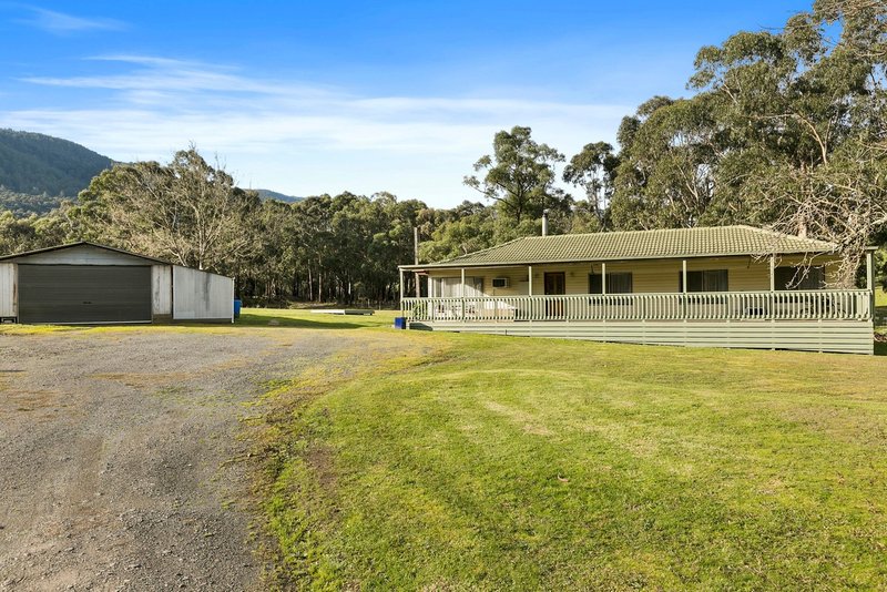 335 Station Road, Wesburn VIC 3799