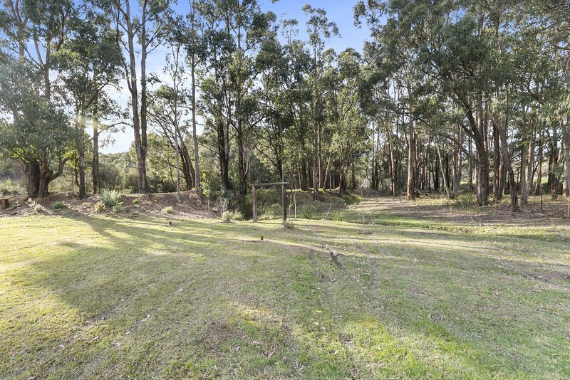 Photo - 335 Station Road, Wesburn VIC 3799 - Image 12