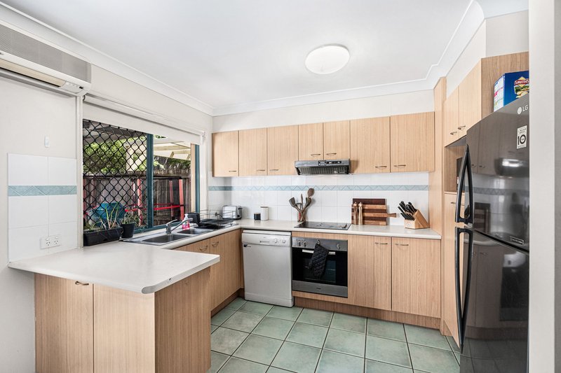 Photo - 33/519 Tingal Road, Wynnum QLD 4178 - Image 2