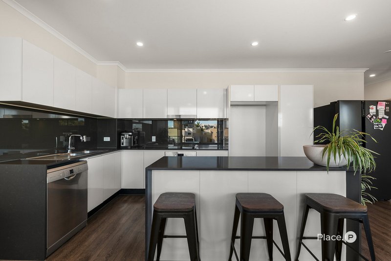 Photo - 335/986 Wynnum Road, Cannon Hill QLD 4170 - Image 2