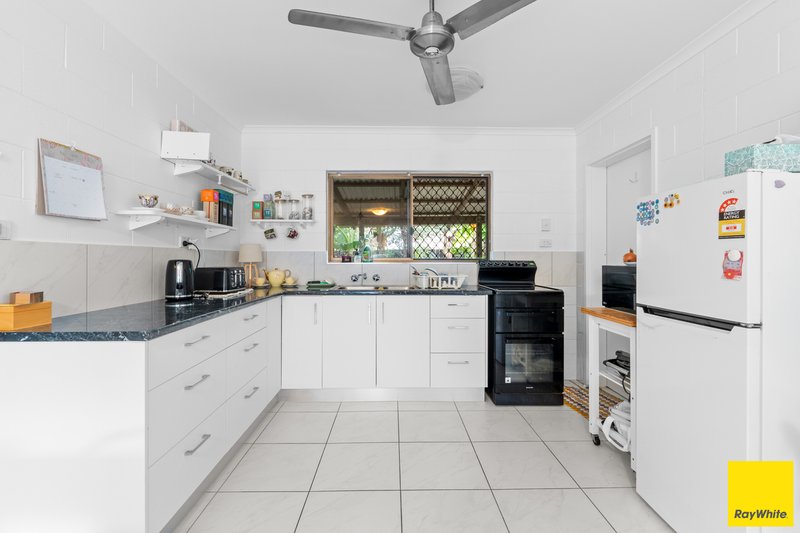 Photo - 3/36-38 Mimosa Street, Holloways Beach QLD 4878 - Image 1