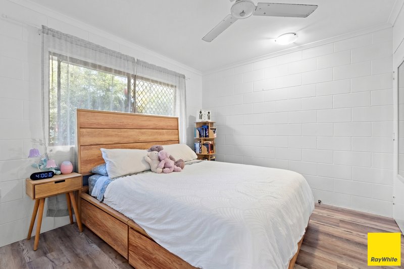 Photo - 3/36-38 Mimosa Street, Holloways Beach QLD 4878 - Image 2