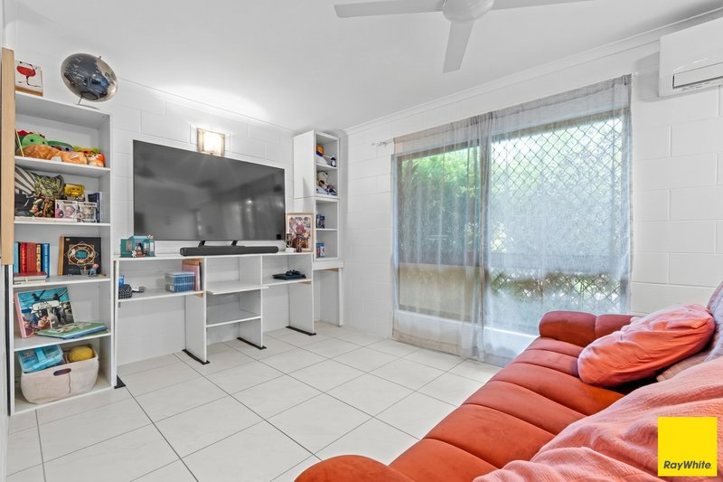 Photo - 3/36-38 Mimosa Street, Holloways Beach QLD 4878 - Image 3