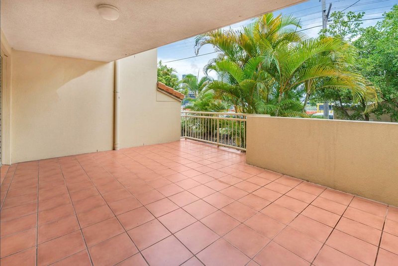 Photo - 3/36 Alexandra Avenue, Mermaid Beach QLD 4218 - Image 3