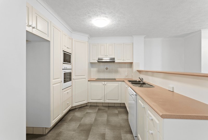 Photo - 3/36 Alexandra Avenue, Mermaid Beach QLD 4218 - Image 5