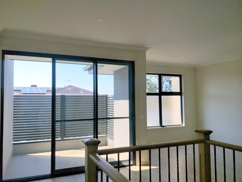 Photo - 3/36 Ash Grove, Springvale VIC 3171 - Image 5