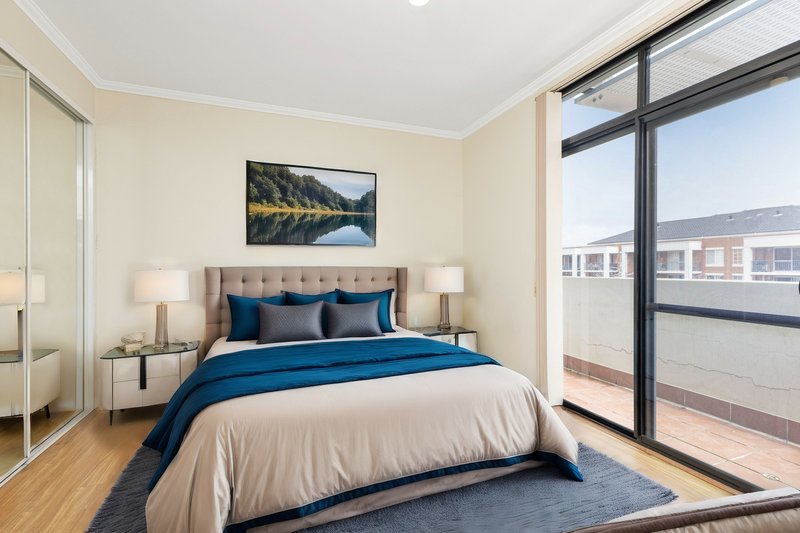 Photo - 33/65 Palmerston Street, Perth WA 6000 - Image 2