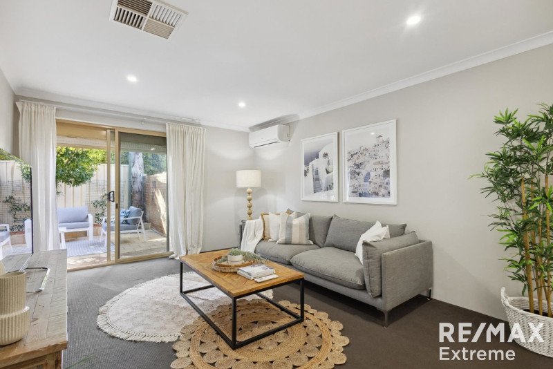 Photo - 3/369 Light Street, Dianella WA 6059 - Image 2