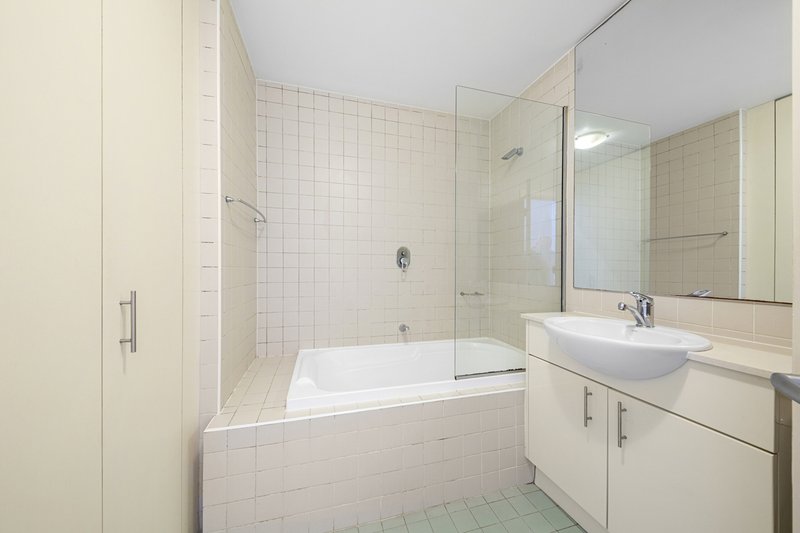 Photo - 33/7-15 Newland Street, Bondi Junction NSW 2022 - Image 5