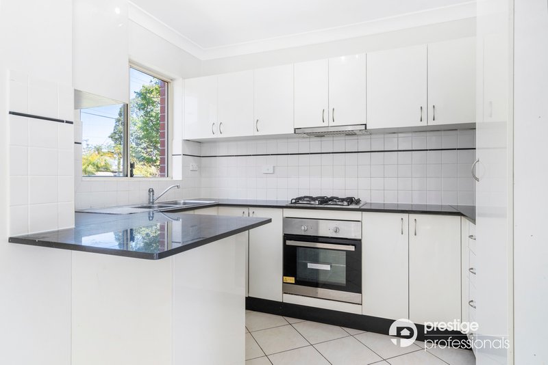 Photo - 3/37-39 Swain Street, Moorebank NSW 2170 - Image 4