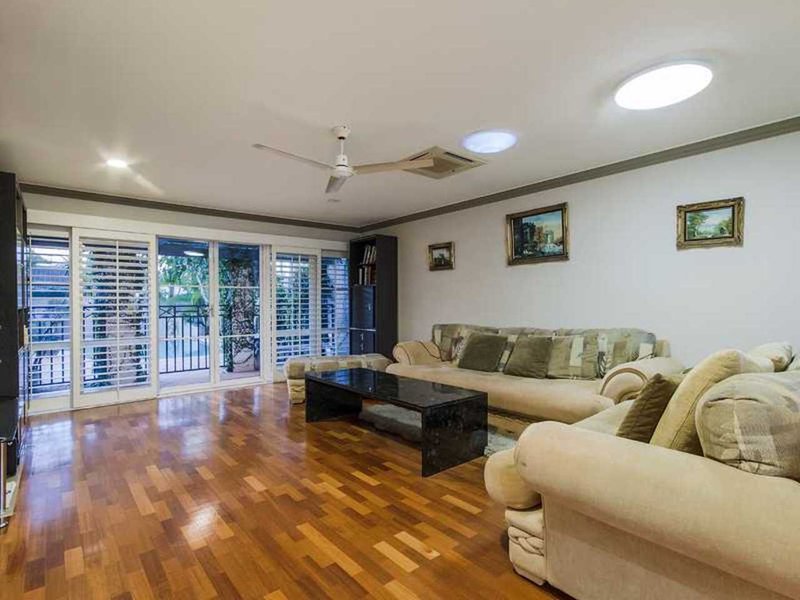 Photo - 337 Monaco Street, Broadbeach Waters QLD 4218 - Image 6