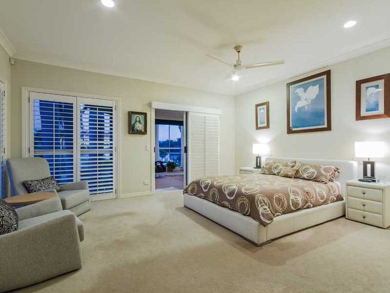 Photo - 337 Monaco Street, Broadbeach Waters QLD 4218 - Image 10