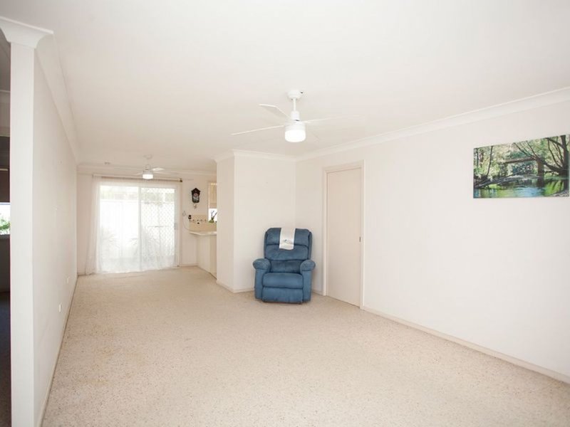 Photo - 3/37 Old Bar Road, Old Bar NSW 2430 - Image 4