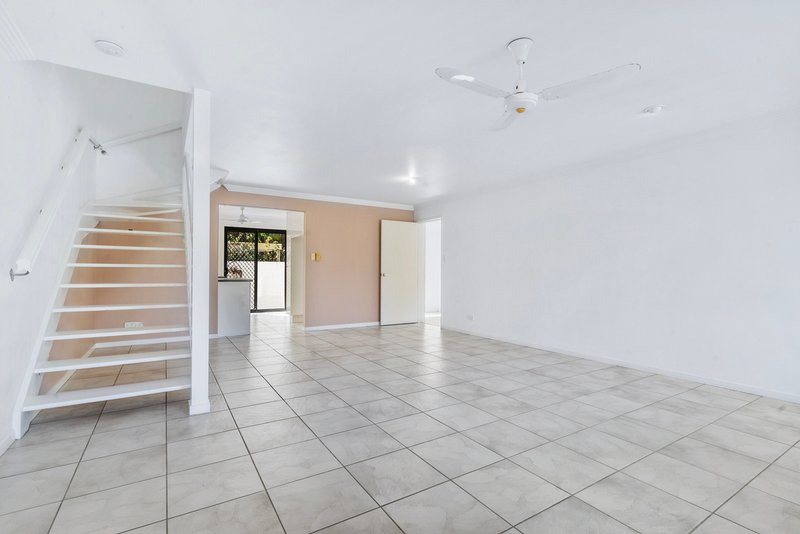 Photo - 3/37 T E Peters Drive, Broadbeach Waters QLD 4218 - Image 3